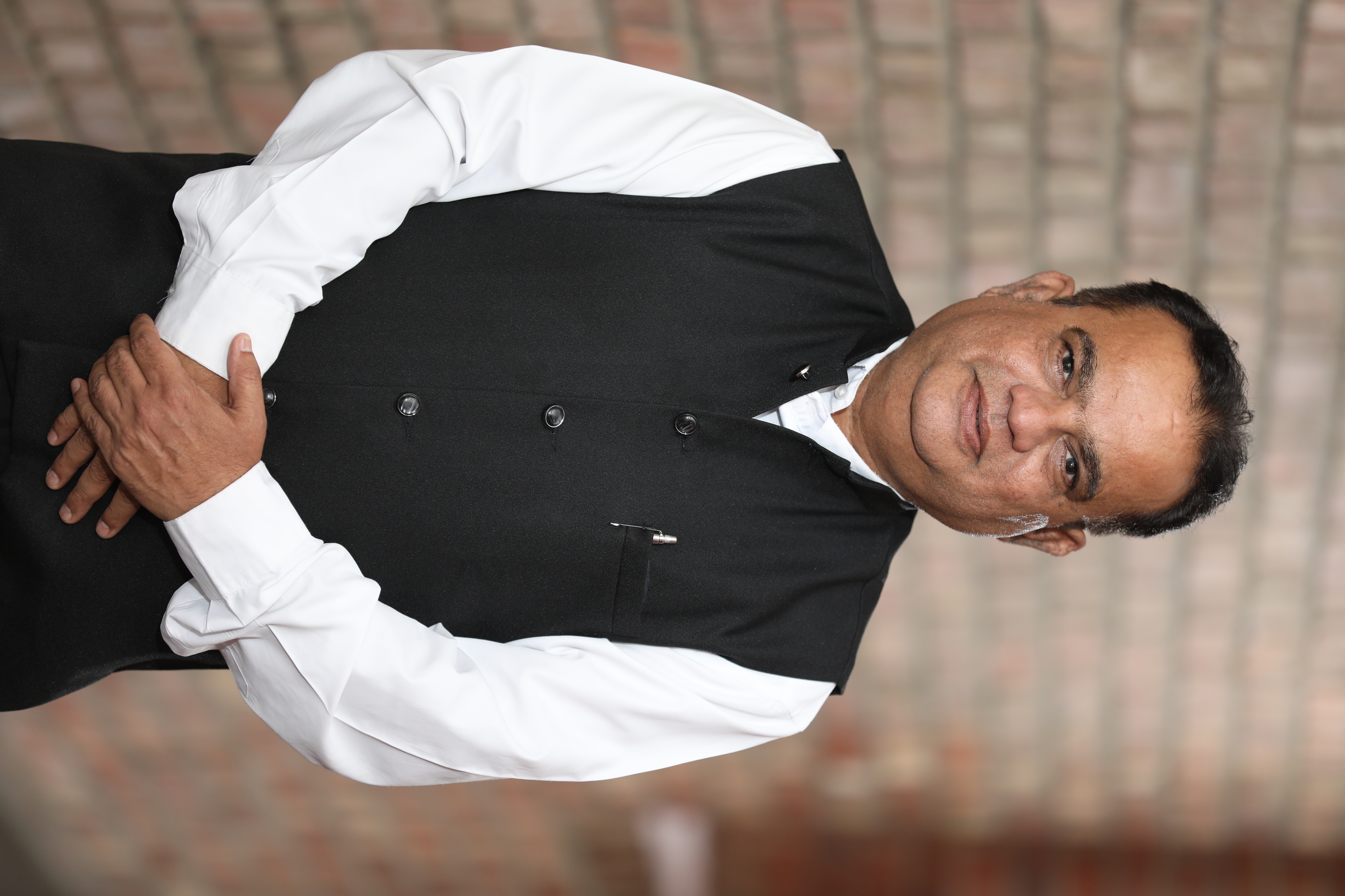 Dr. Tarkesh Molia